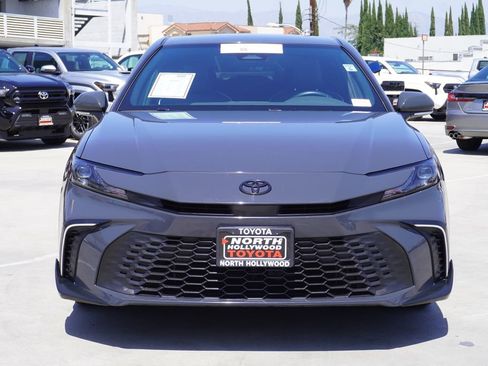 Certified 2025 Toyota Camry SE FWD image 3