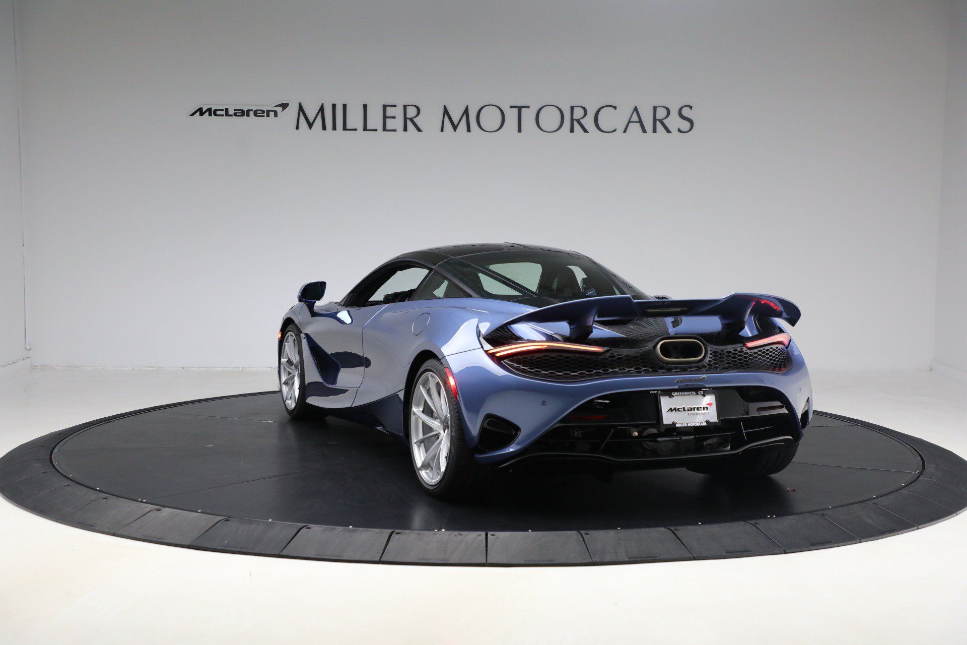 Used 2026 McLaren 750S RWD image 5