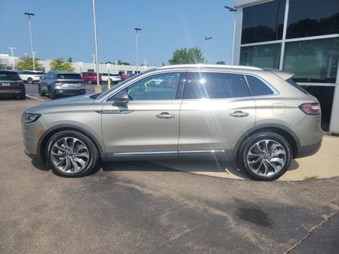 Used 2023 Lincoln Nautilus Reserve AWD/4WD image 4