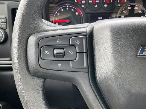 Used 2025 Chevrolet Silverado 2500 Custom w/ Custom Value Package image 18