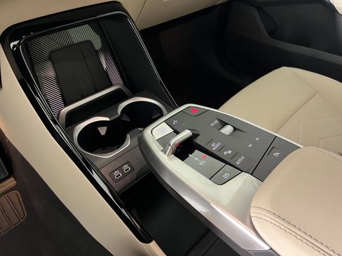 Used 2025 BMW X2 xDrive28i w/ Premium Package image 26