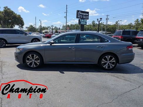 Used 2022 Volkswagen Passat 2.0T SE FWD image 8