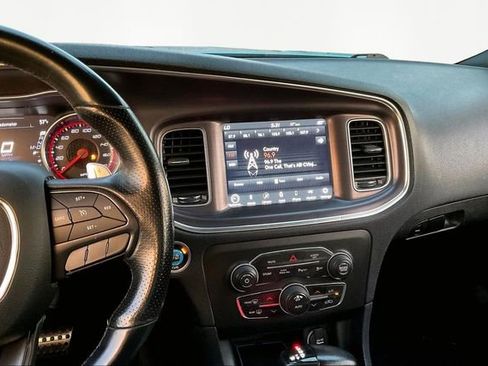 Used 2018 Dodge Charger R/T Scat Pack image 9