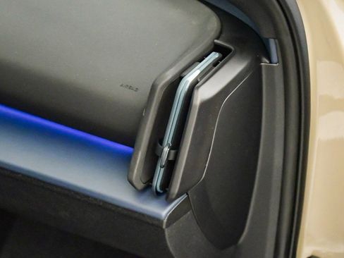 New 2026 Volvo EX30 Plus w/ Climate Package image 16