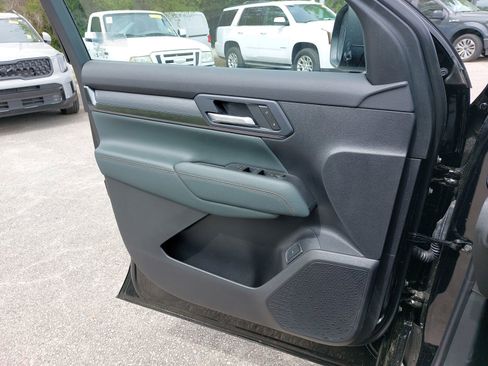 New 2026 GMC Terrain AT4 w/ Technology Package II AWD/4WD image 25