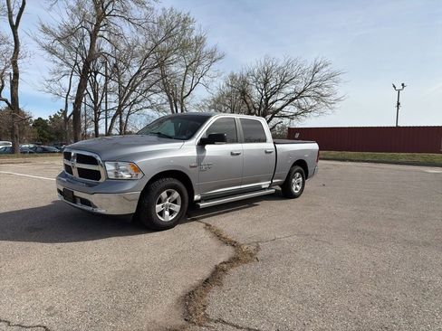 Used 2020 RAM 1500 Classic SLT w/ Luxury Group image 12
