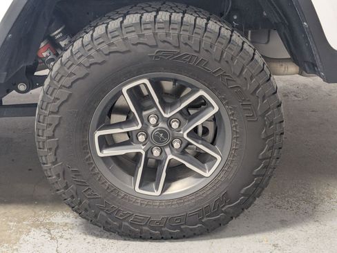Used 2025 Jeep Gladiator Mojave AWD/4WD image 27