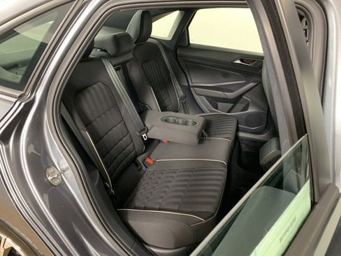 Used 2022 Volkswagen Jetta Sport image 33