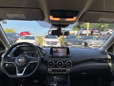 Used 2025 Nissan Sentra SV FWD image 32