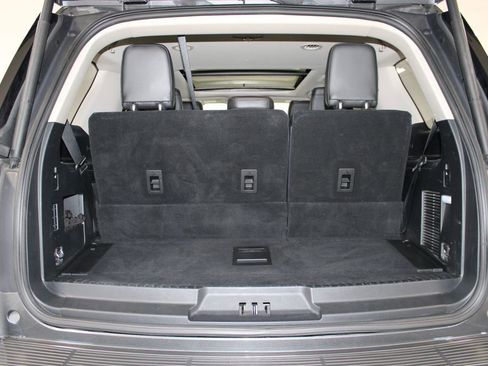 Used 2021 Ford Expedition Platinum image 16