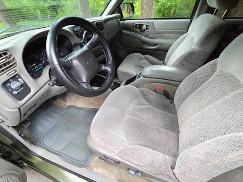 Used 2001 Chevrolet Blazer LT AWD/4WD image 12