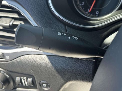 Used 2019 Jeep Cherokee Limited AWD/4WD image 22
