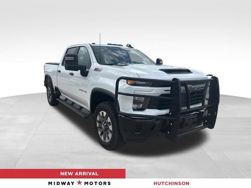 Used 2024 Chevrolet Silverado 2500 Custom w/ Custom Value Package AWD/4WD image 1