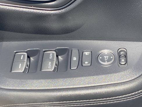 Used 2024 Honda HR-V EX-L image 19