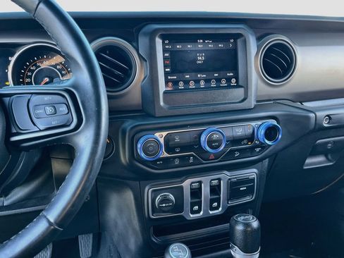 Used 2018 Jeep Wrangler Sport AWD/4WD image 14