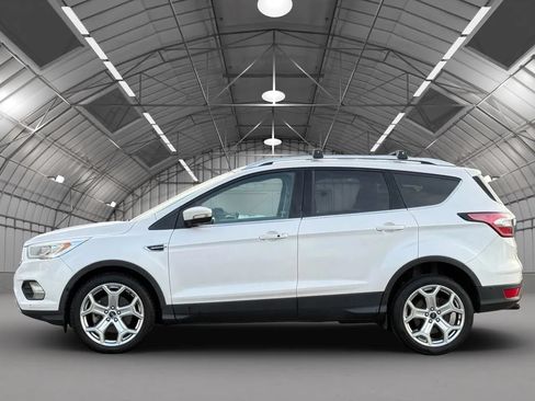 Used 2018 Ford Escape Titanium w/ Ford Safe & Smart Package FWD image 4