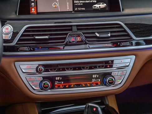 Used 2020 BMW 740i xDrive w/ M Sport Package image 30