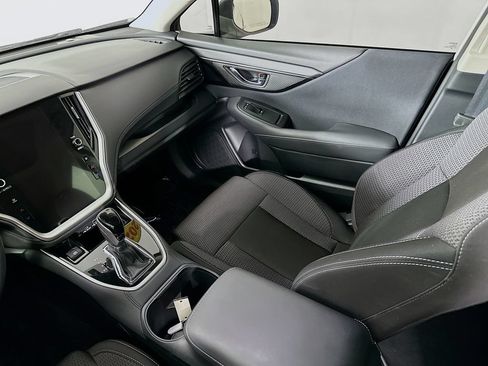 Used 2025 Subaru Outback Premium AWD/4WD image 31
