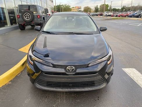 Used 2025 Toyota Corolla LE w/ Convenience Package image 3