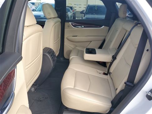 Used 2018 Cadillac XT5 Luxury w/ Driver Awareness Package image 22