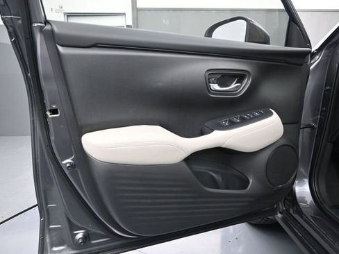 New 2026 Honda HR-V LX image 4