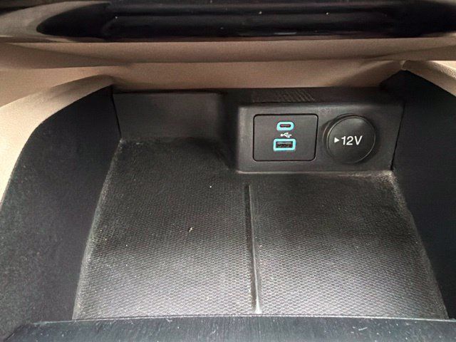 Certified 2022 Ford Escape SEL AWD/4WD image 36