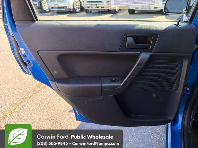 Used 2010 Ford Focus SE FWD image 27