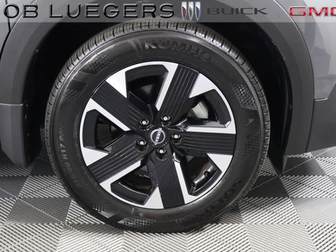 Used 2025 Nissan Kicks SV AWD/4WD image 3