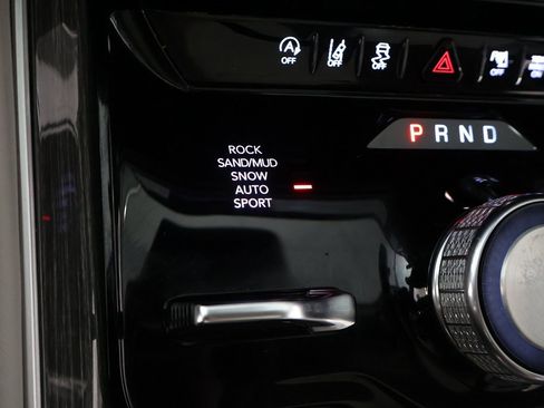 Used 2022 Jeep Wagoneer Series III w/ Premium Group I image 65