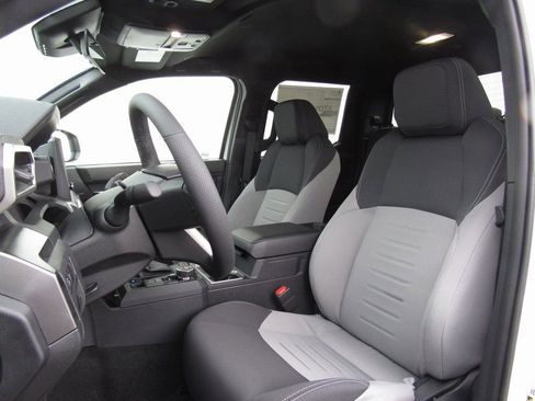 New 2025 Toyota Tacoma TRD Off-Road AWD/4WD image 13