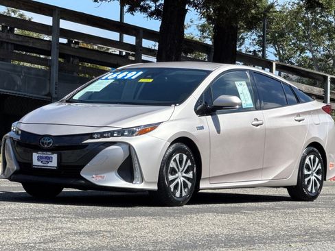 Used 2020 Toyota Prius Prime XLE FWD image 10