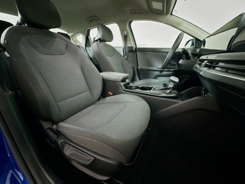 Used 2025 Kia K4 FWD image 28