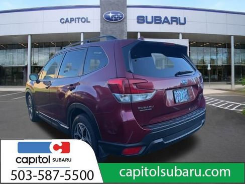 Used 2021 Subaru Forester Premium image 7