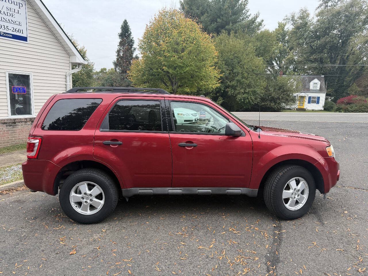 Used 2012 Ford Escape XLT FWD image 9