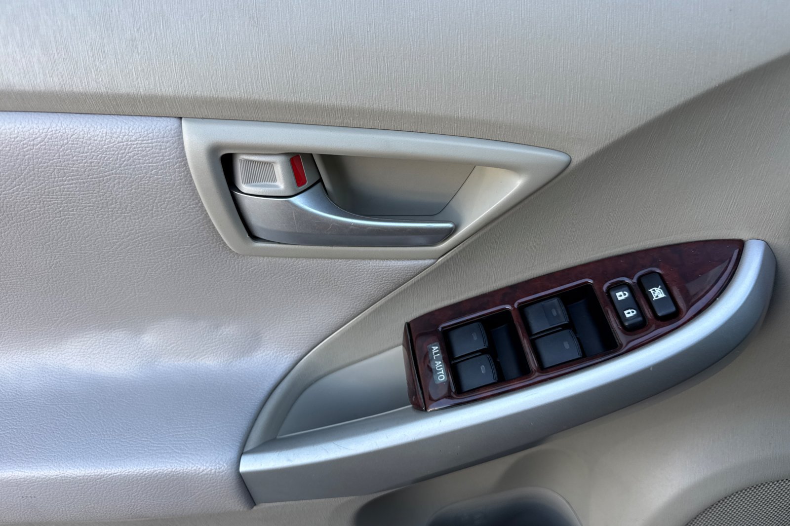Used 2013 Toyota Prius Three FWD image 10