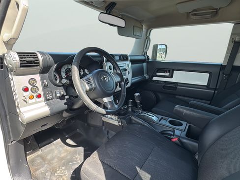 Used 2010 Toyota FJ Cruiser 4WD image 14