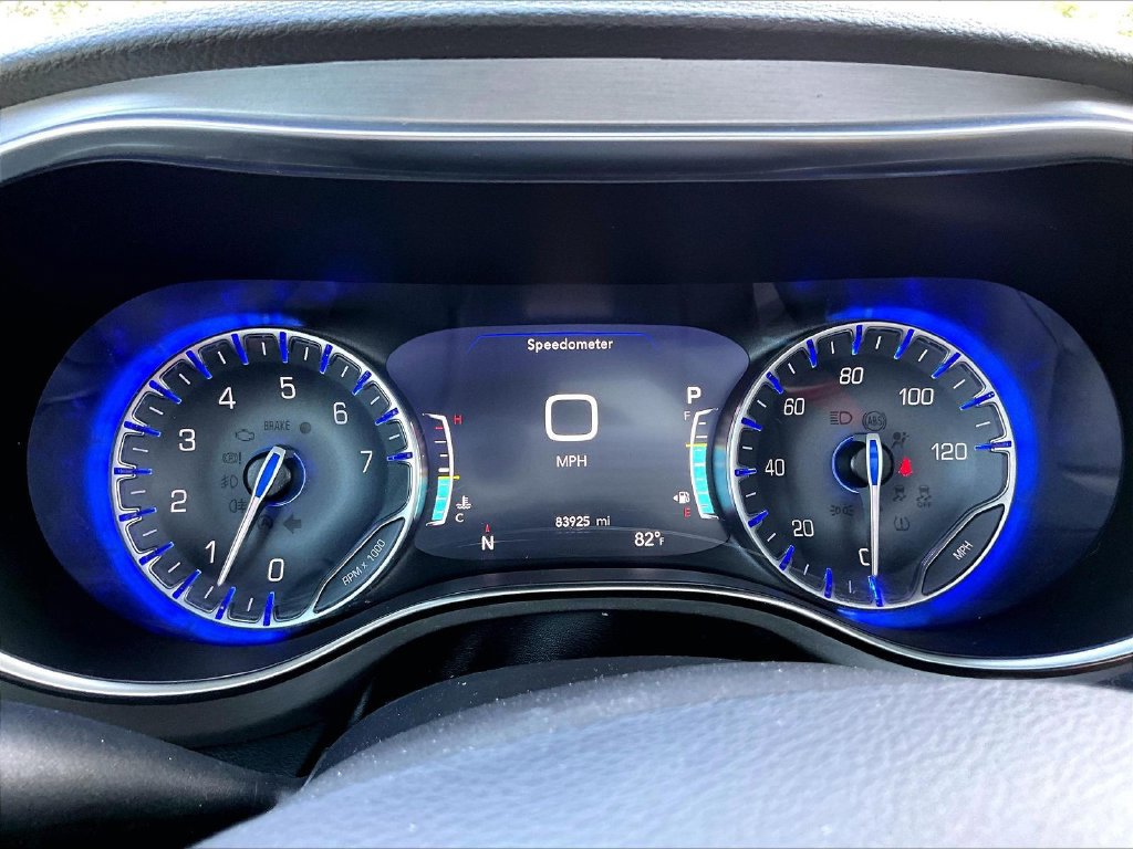 Used 2022 Chrysler Pacifica Limited w/ S Appearance Package FWD image 16