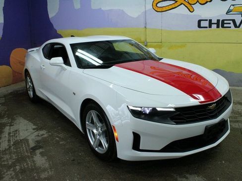 Used 2023 Chevrolet Camaro LT image 4
