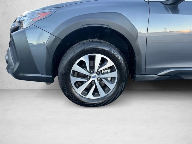 Used 2025 Subaru Outback Premium w/ Popular Package #1A AWD/4WD image 28