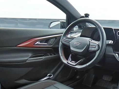 Used 2024 Chevrolet Equinox EV RS w/ LPO, Trailering Package FWD image 17