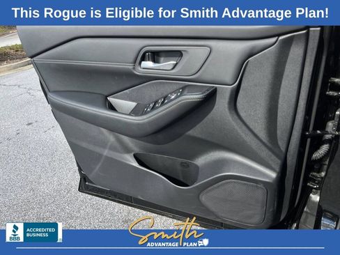 Used 2025 Nissan Rogue SL image 16