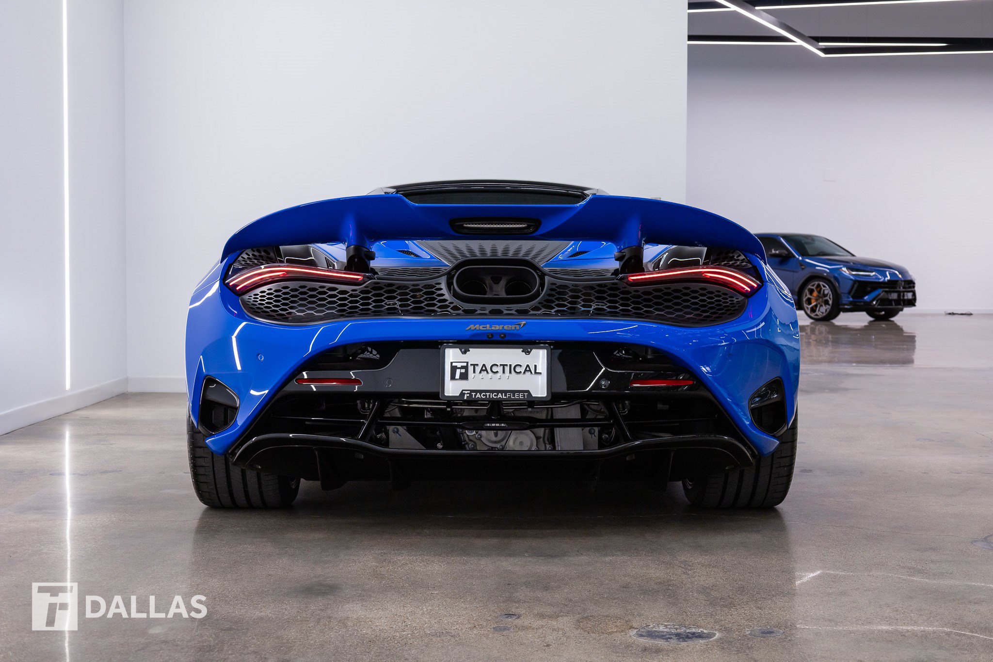 Used 2027 McLaren 750S Spider RWD image 11