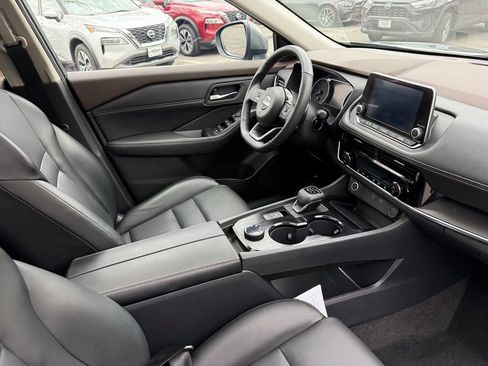 Used 2023 Nissan Rogue SV w/ SV Premium Package image 28