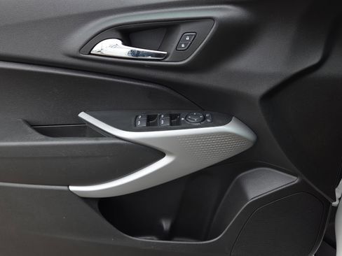 Used 2024 Chevrolet Trax RS w/ Driver Confidence Package image 30