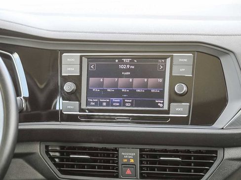 Used 2024 Volkswagen Jetta SE image 14