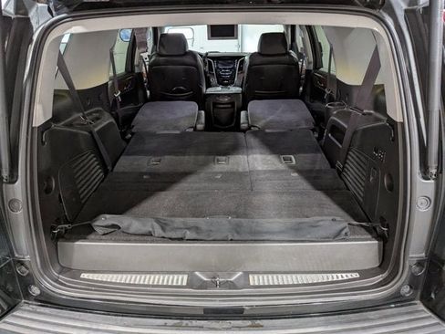 Used 2016 Cadillac Escalade Luxury image 33