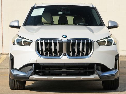 Used 2023 BMW X1 xDrive28i w/ Premium Package AWD/4WD image 6