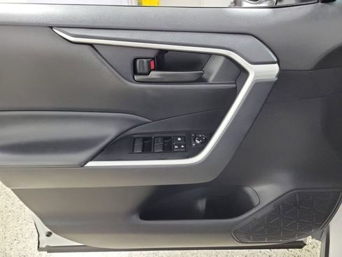 Used 2025 Toyota RAV4 LE AWD/4WD image 21
