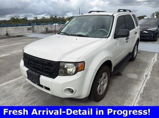 Used 2011 Ford Escape 2WD Hybrid video 1