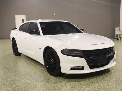 Used 2017 Dodge Charger R/T w/ Navigation & Travel Group image 1